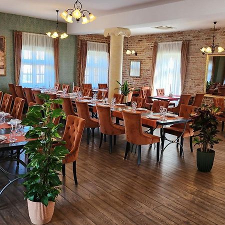 Hotel & Restoran Dvorac Gjalski ซาบอค ภายนอก รูปภาพ